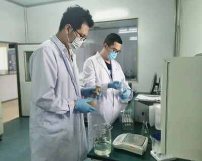 市場監(jiān)管事務(wù)服務(wù)中心嚴(yán)格把控水產(chǎn)品質(zhì)量安全，強(qiáng)化檢驗檢測服務(wù)